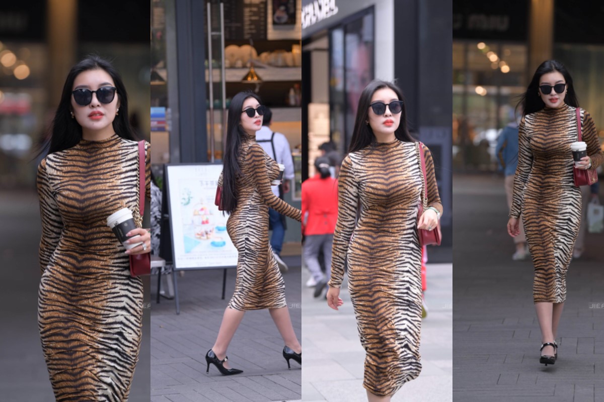 前凸后翘虎斑纹裹身裙少fu~